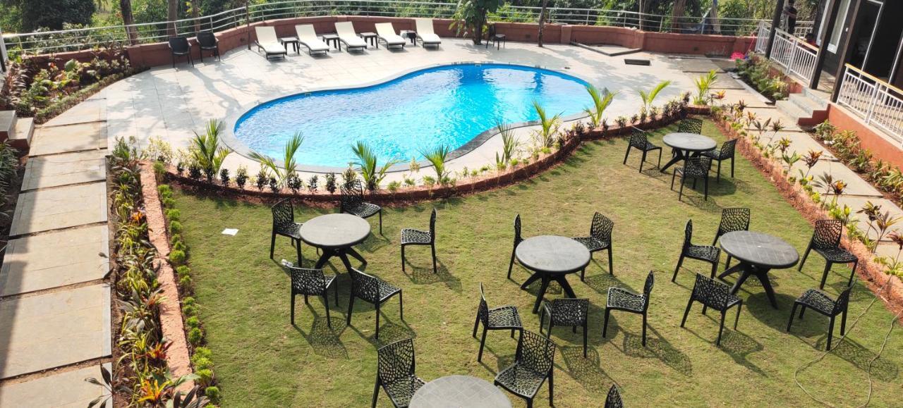 Aurum Resorts Morjim Ashvem Beach Exterior foto